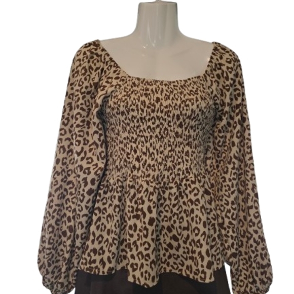 Womens Medium Chic Leopard Print Smocked Blouse - Picture 1 of 5